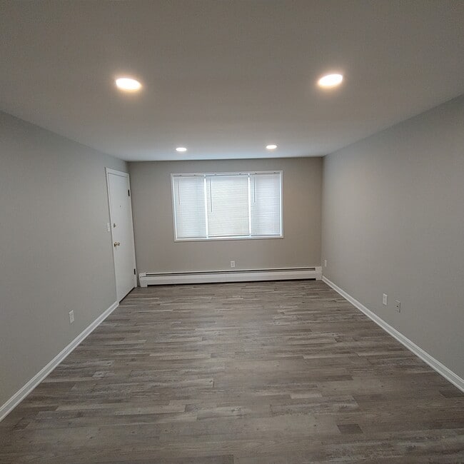 Building Photo - Genesee Square Apartments