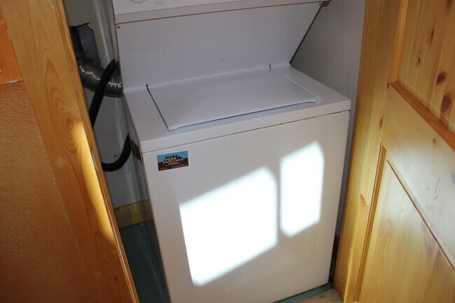 Building Photo - WINTER RENTAL-204 Durango Ct.-Remodeled 3 Bed w/Loft &4 Baths Condo w/ Private Laundry