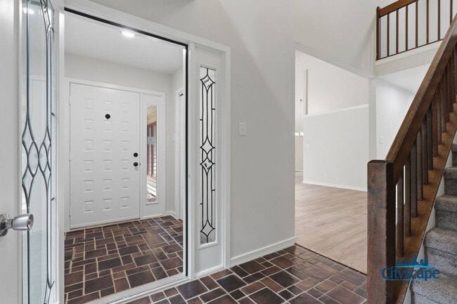 Building Photo - Swanky Brandermill Contemporary Home available NOW