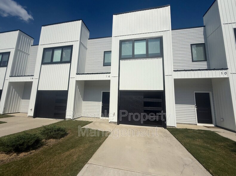 Primary Photo - 14 S Laird Dr