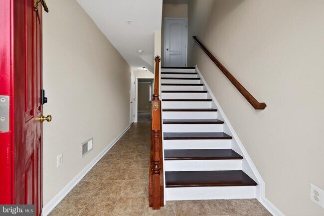 Building Photo - 10382 Lantern Ln