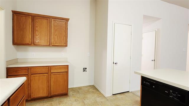 Building Photo - 3201 Kennedy Dr