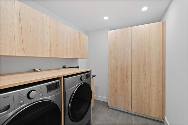 Building Photo - 115 Lakeshore Dr