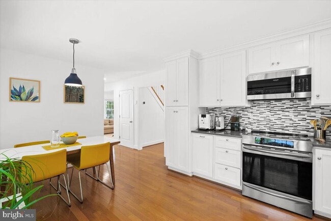 Building Photo - 4842 Park Ave