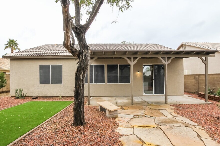 Building Photo - 13587 W Tara Ln