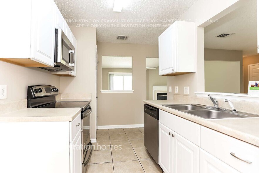 Building Photo - 361 Hickory Hollow Dr N