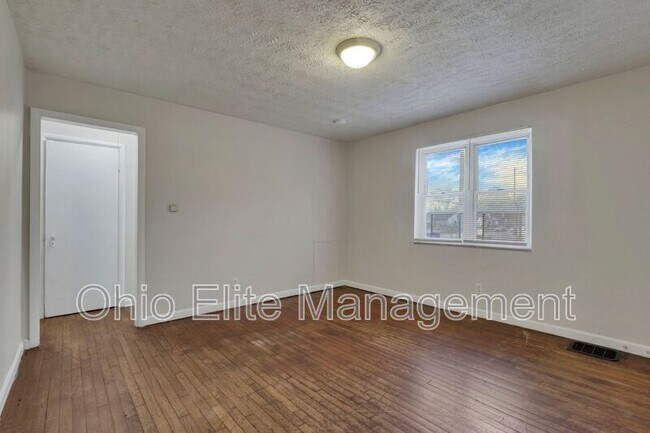 Building Photo - 209 N James Rd