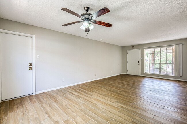 Building Photo - 601-603  Alicante Way