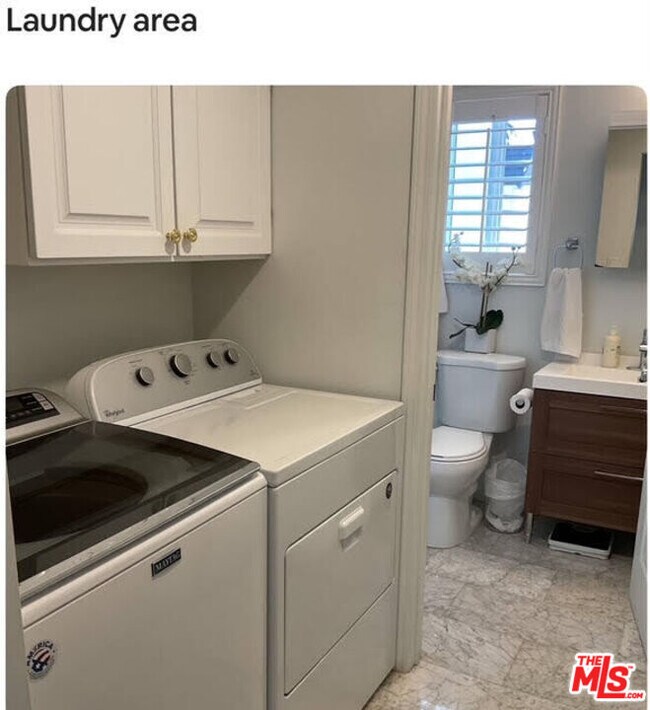 Building Photo - 2821 S Harcourt Ave