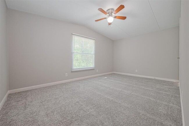 Building Photo - 8856 Greenwood Dr