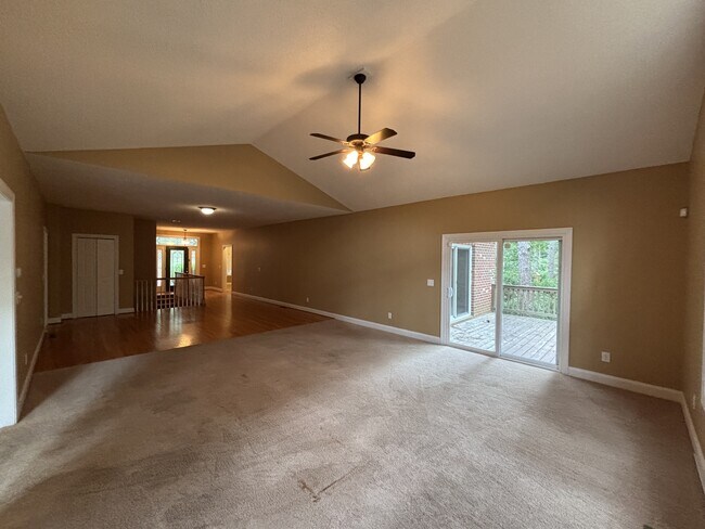 Building Photo - 285 Merion Cir