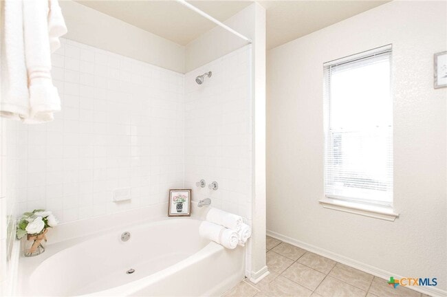 Building Photo - 1306 Elke Cir