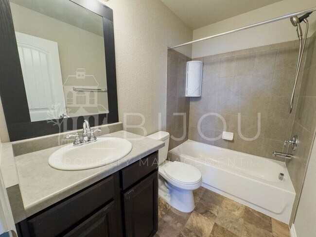 Building Photo - 10881 Aliso Dr