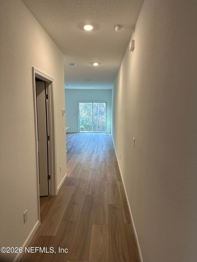 Building Photo - 531 Holly Lks Dr