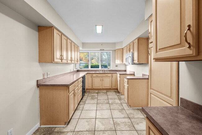 Building Photo - 3735 Heatherdowns Blvd