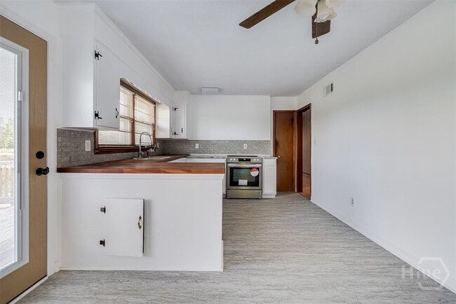 Building Photo - 135 Williams