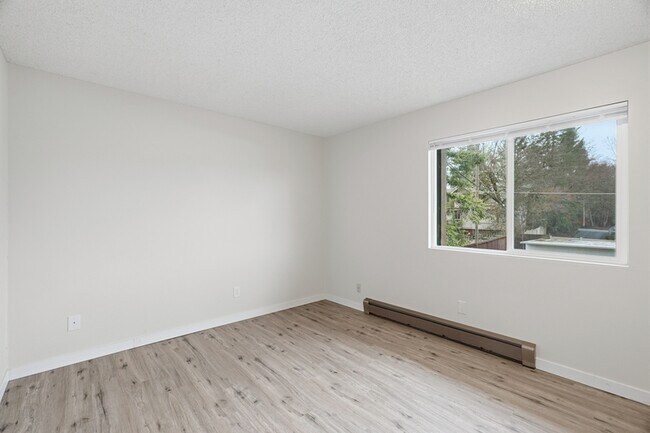 Building Photo - 3106 E 27th Ave