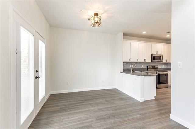 Building Photo - 913 Englewood Ln