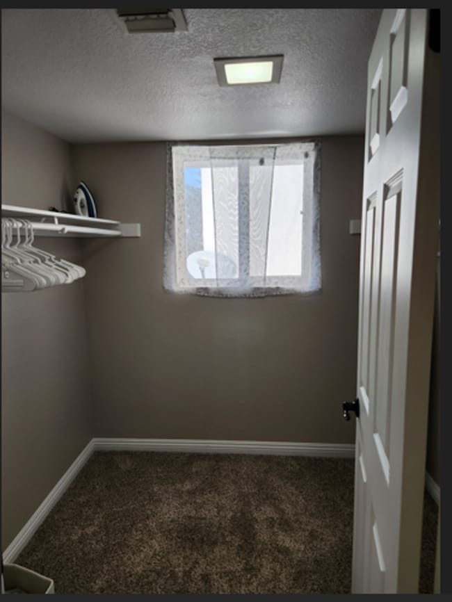 Building Photo - Furnished - 2 bed / 1.5 Bath Available for...