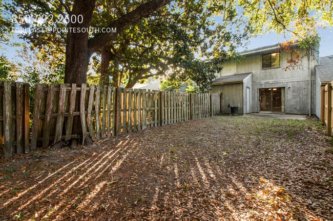 Building Photo - 23 Cape Dr NW