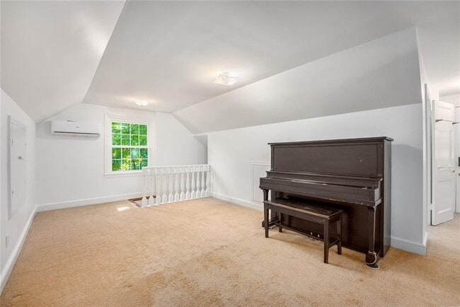 Building Photo - 2030 Sumter St NW