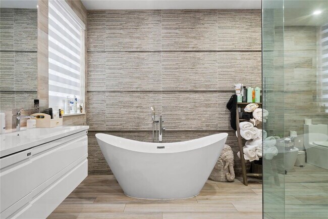 Building Photo - Southwest 150th Court, Miami, FL 33185 - 4 BR 2 BA single-family home