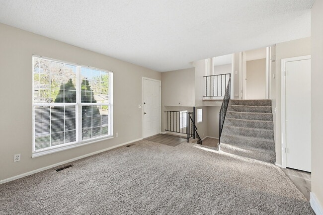 Building Photo - 2,595.95-  3 Bed, 1.5 Bath Home In Longmont with Great Backyard and In Unit Laundry!