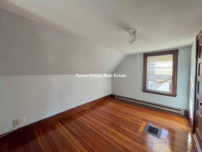 Building Photo - 48 Summer St