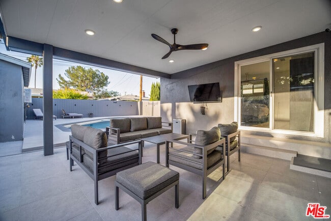 Building Photo - 12827 Sylvan St