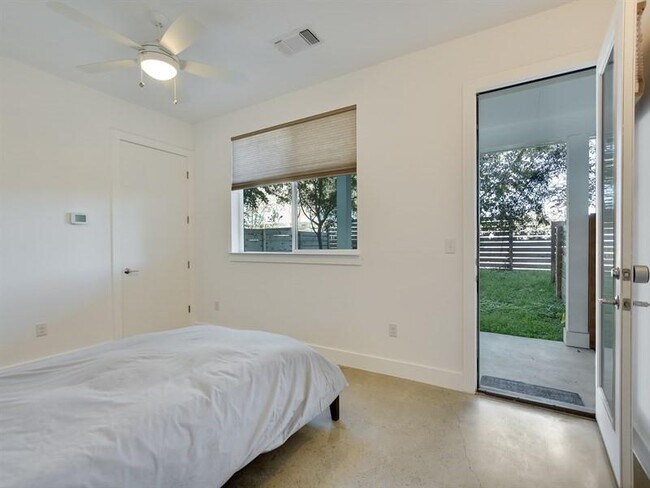 Building Photo - 1801 E 2nd St