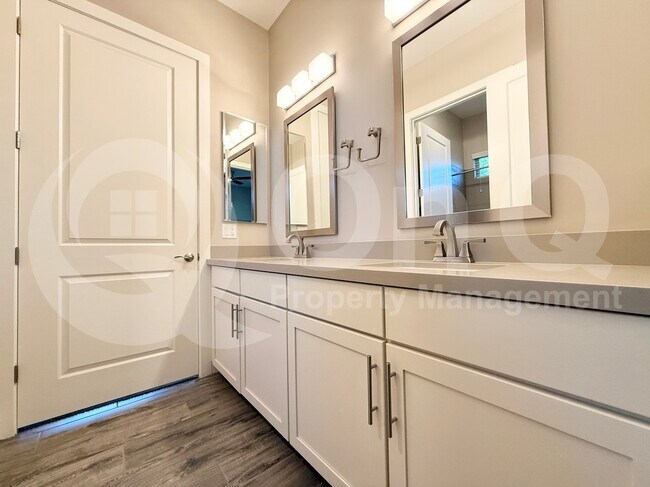 Building Photo - 20911 E Watford Dr