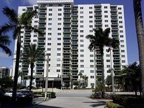Building Photo - 3000 S Ocean Dr