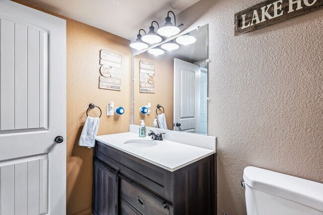 Building Photo - 2261 Sahara Dr