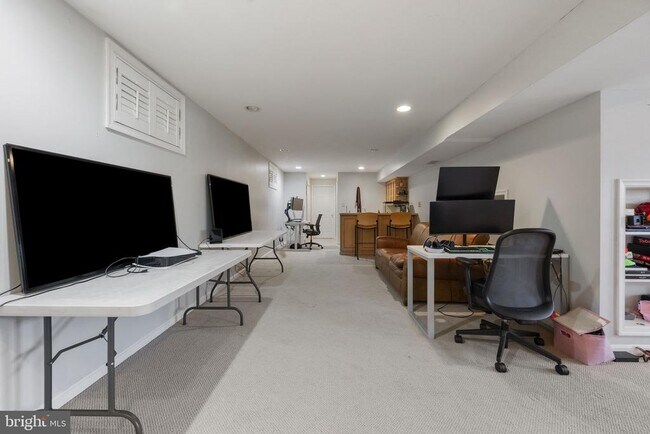 Building Photo - 608 Talmadge Ct SE