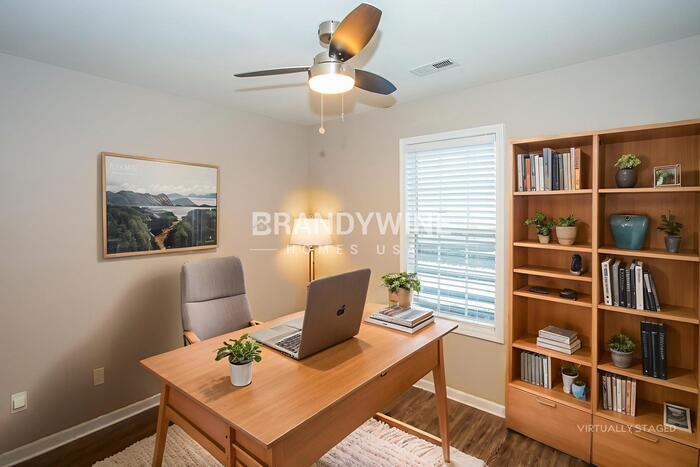 Building Photo - 5704 Shining Oak Ln