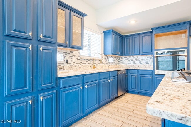 Building Photo - 12501 Sun Haven Dr