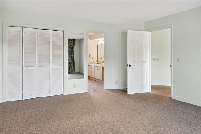 Building Photo - 286 Moss Oak Cir