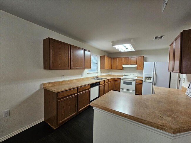 Building Photo - 7020 Doyal Dr
