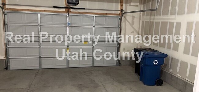 Building Photo - 891 N 1120 E
