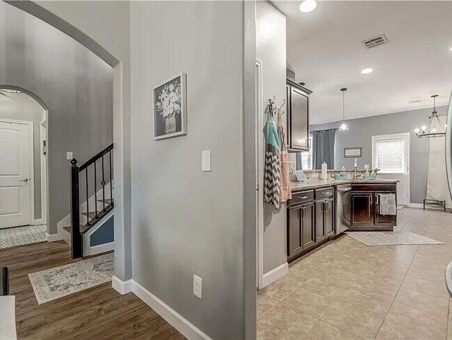 Building Photo - Beautiful 4bed/2.5bath Home Available in Mustang, OK