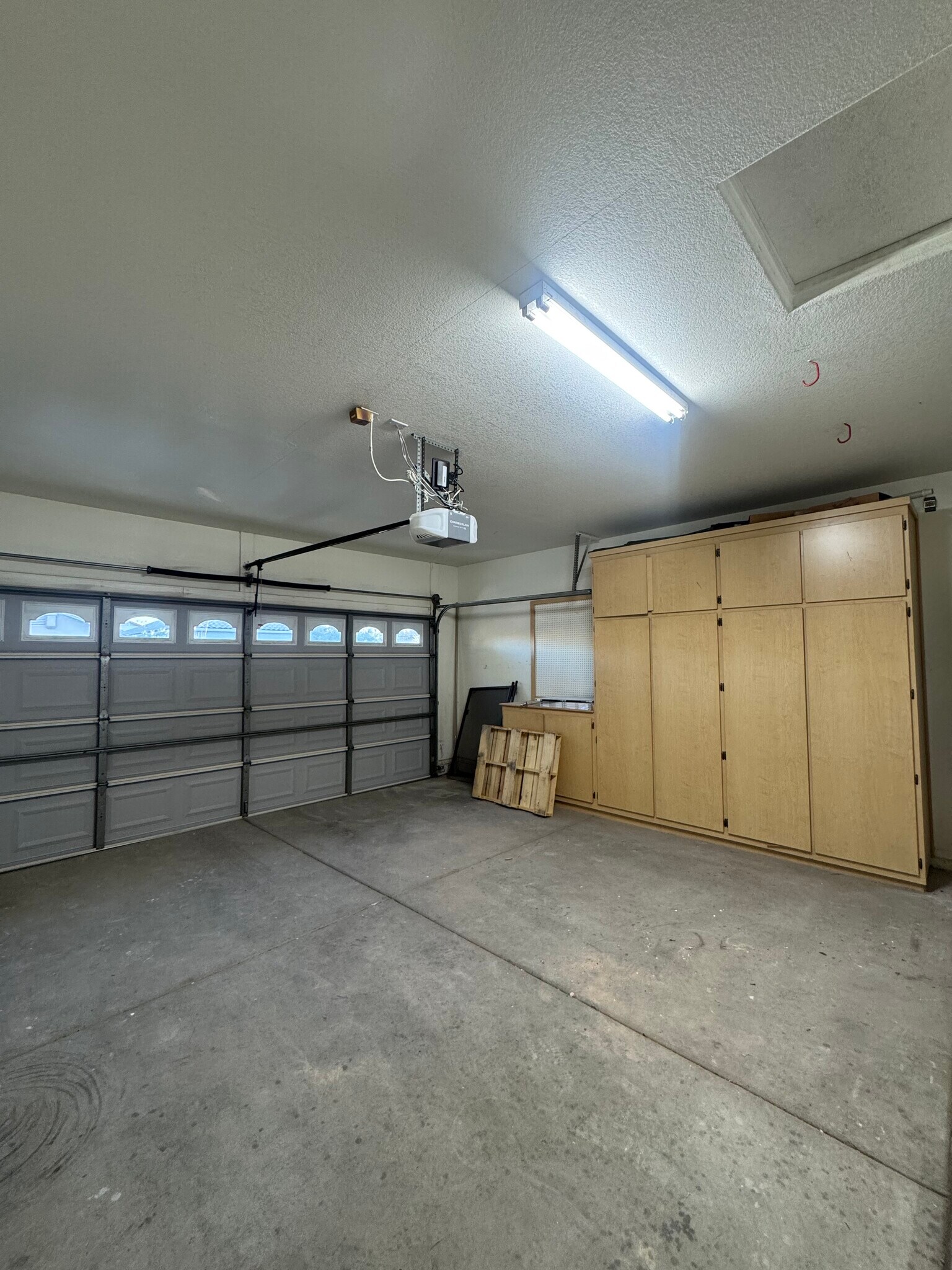 Building Photo - 2523 E Parkside LN