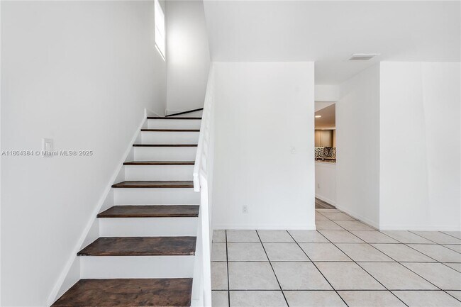 Building Photo - 5800 Rambler Rose Way