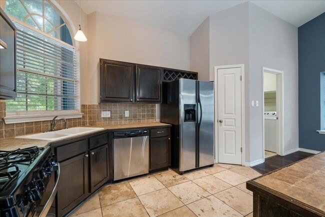 Building Photo - 2205 Cedar Branch Dr