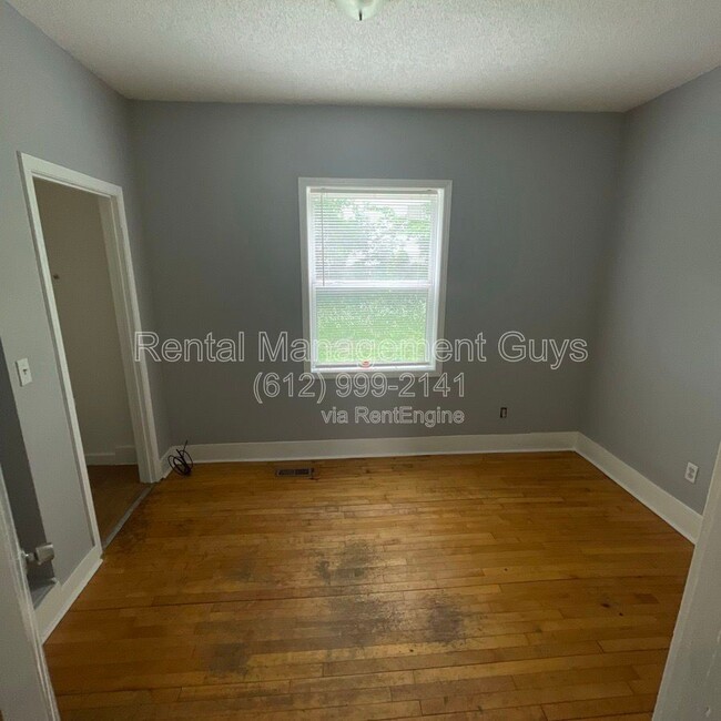 Building Photo - 2931 N Bryant Ave