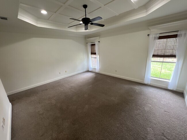 Building Photo - 7335 Oak View Dr.