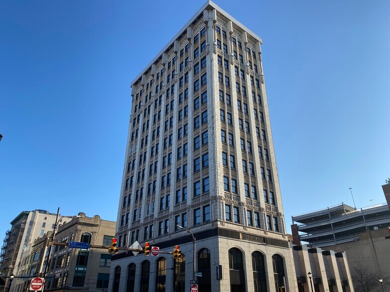 Building Photo - 108 Washington N Ave