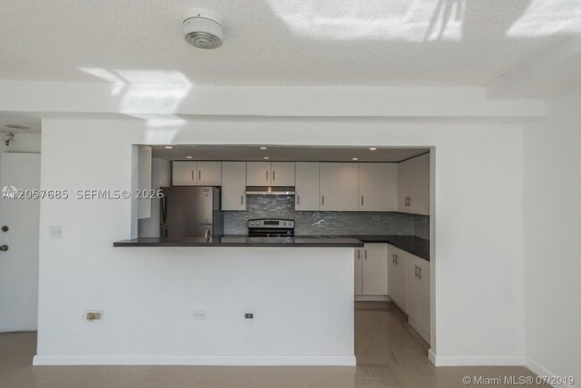 Building Photo - 7545 E Treasure Dr