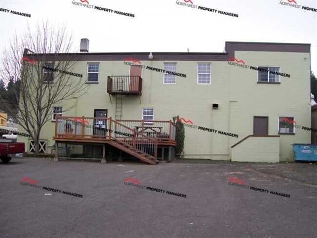 Building Photo - r174a