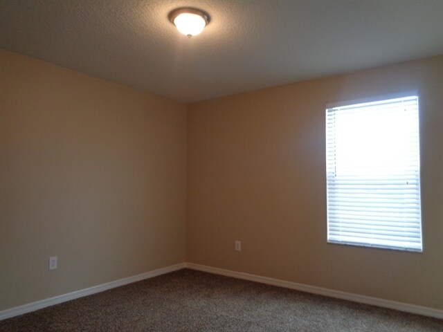 Building Photo - 15403 Quail Woods Pl