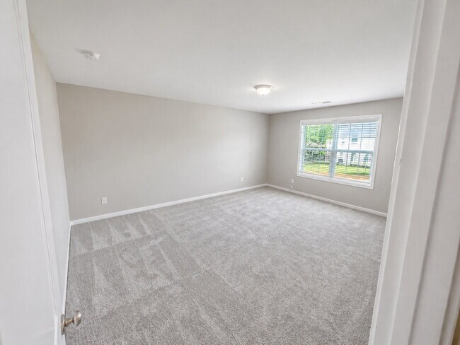 Building Photo - 721 Tanager Ln